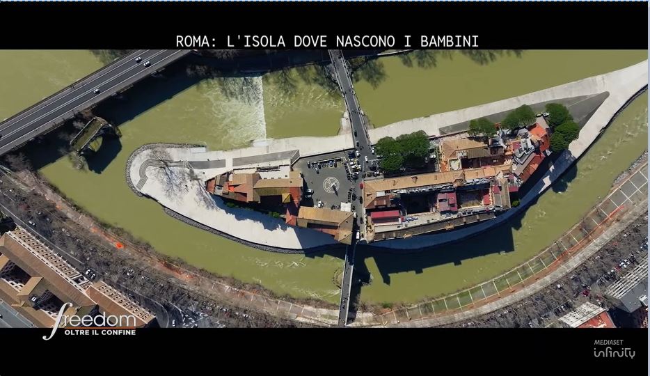 Roma - Isola Tiberina - l'isola dove nascono i bambini.JPG